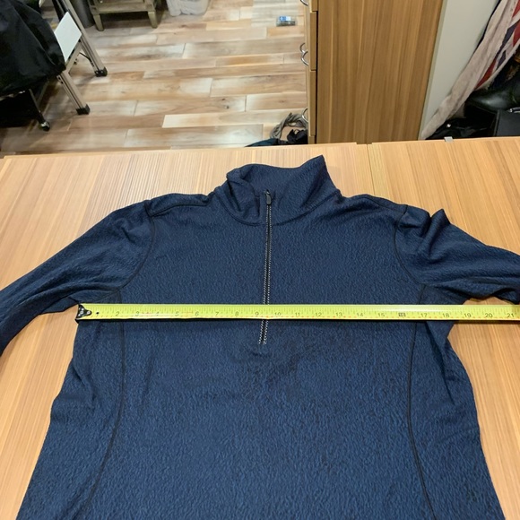 Lululemon outrun pullover 8 EUC - Picture 7 of 7